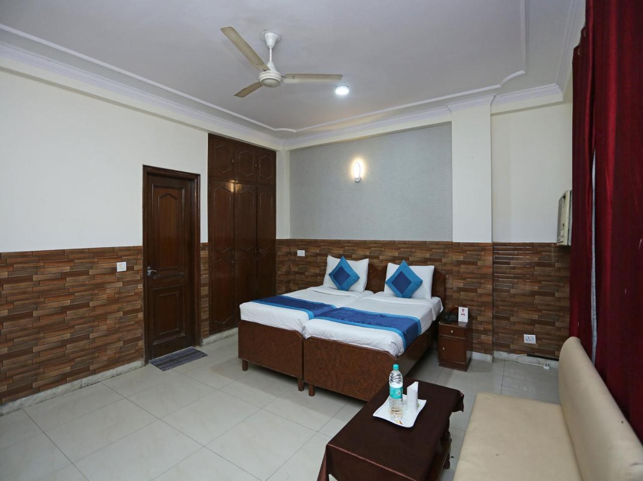 Oyo 472 Hotel Sareen Nowe Delhi Zewnętrze zdjęcie