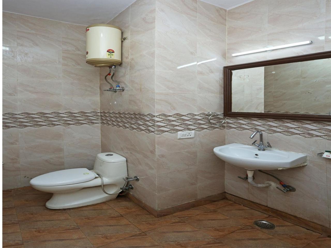 Oyo 472 Hotel Sareen Nowe Delhi Zewnętrze zdjęcie