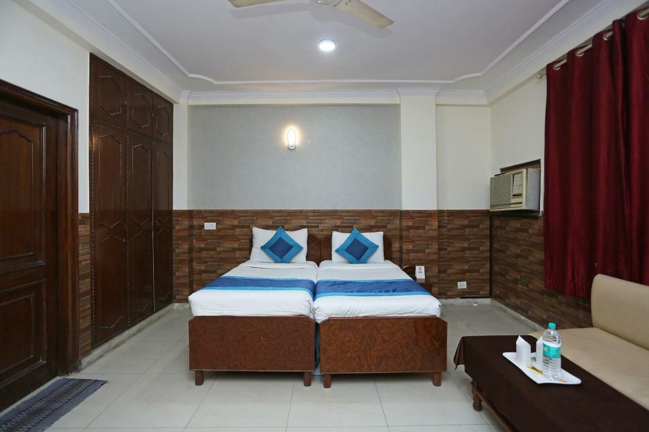 Oyo 472 Hotel Sareen Nowe Delhi Zewnętrze zdjęcie